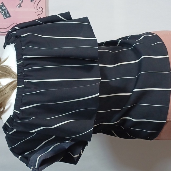 L.A. HEARTS 💕 WOMENS TOP SIZE M IN A BEAUTIFUL BLACK AND WHITE STRIPE ♥️ - Picture 5 of 8